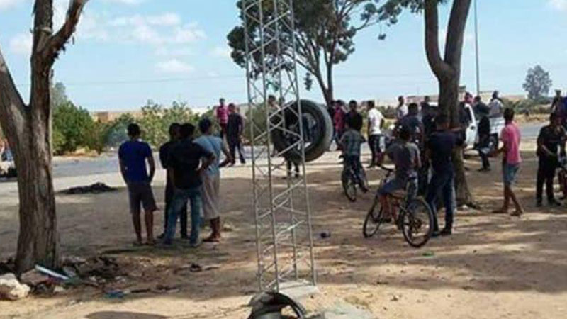 نائب من العامرة: جرحى في معركة بين أفارقة وانباء عن سقوط قتيل (فيديو)