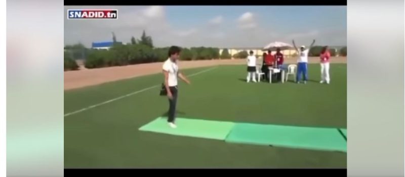 تلميذ برجل واحدة يبدع في الباك سبور