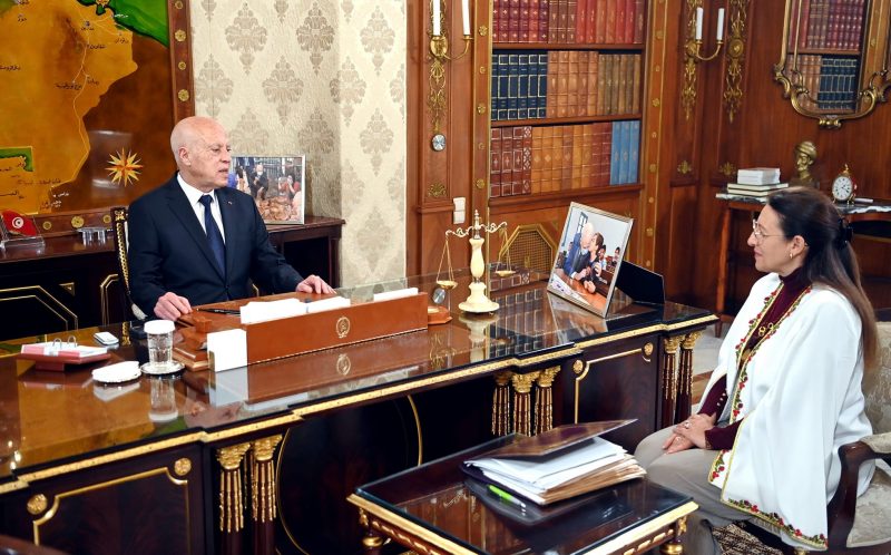 في لقائه برئيسة لجنة الصلح الجزائي.. الرئيس يطلع على ملفات فساد