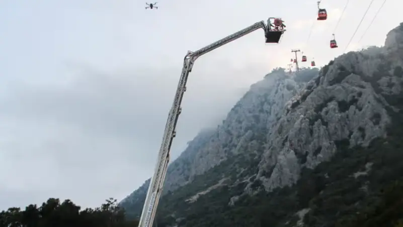 مات به شخص وعلق 184/ مشاهد رعب لانهيار “تل فريك” بتركيا