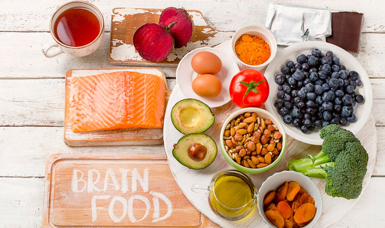 9 وجبات خفيفة لتعزيز الإنتاجية في العمل 9 وجبات خفيفة لتعزيز الإنتاجية في العمل