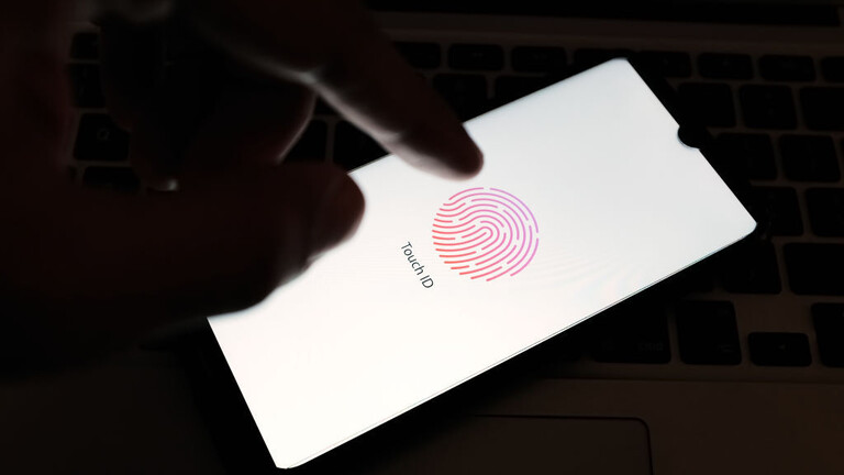 الكويت/ فتوى حول رفع بصمة الميت لفتح هاتفه