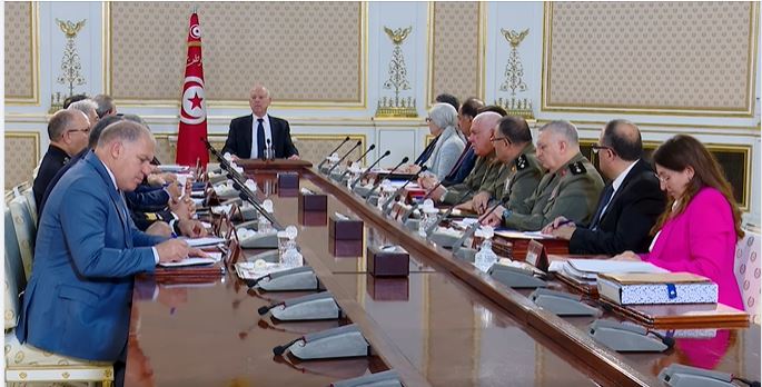 قيس سعيد: مسؤولون خانوا الأمانة وتستروا على بعض ملفات الفساد