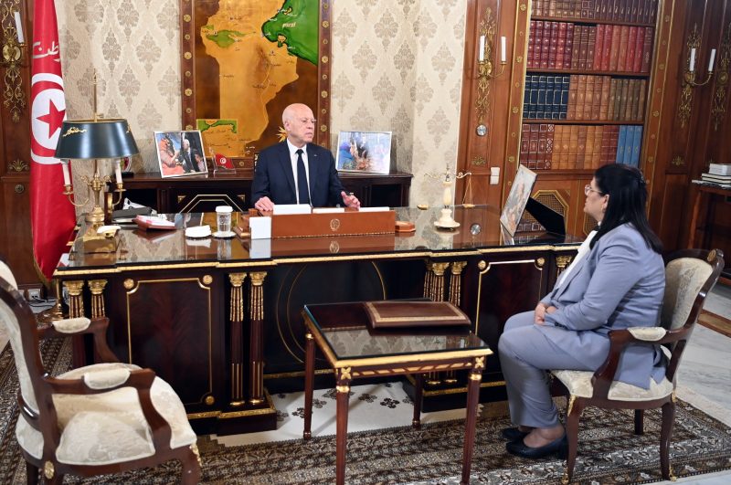 الرئيس يدعو لحسن التصرف في الأملاك المصادرة