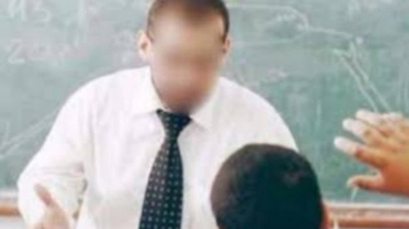 صفاقس/ تلميذة تعتدي على استاذها بشفرة حلاقة