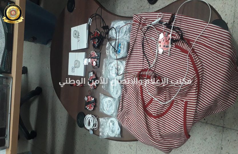 قفصة/ القبض على شخص متلبس ببيع معدات للغش في الامتحانات لتلميذ
