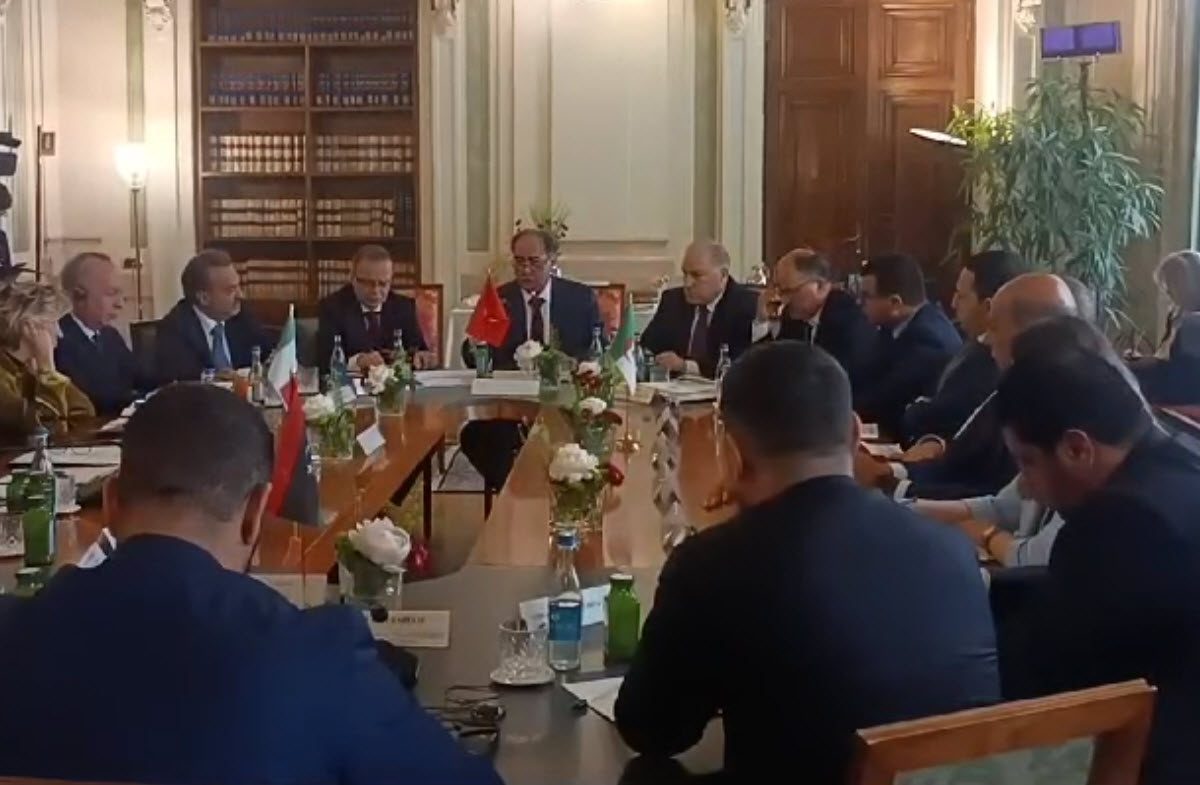 العودة الطوعية للمهاجرين/ وزير الداخلية يعرض لنظرائه في روما وجهة النظر التونسية