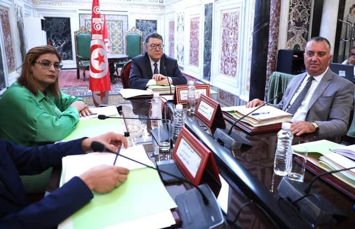 مكتب البرلمان يوجه 143 سؤالا إلى أعضاء الحكومة