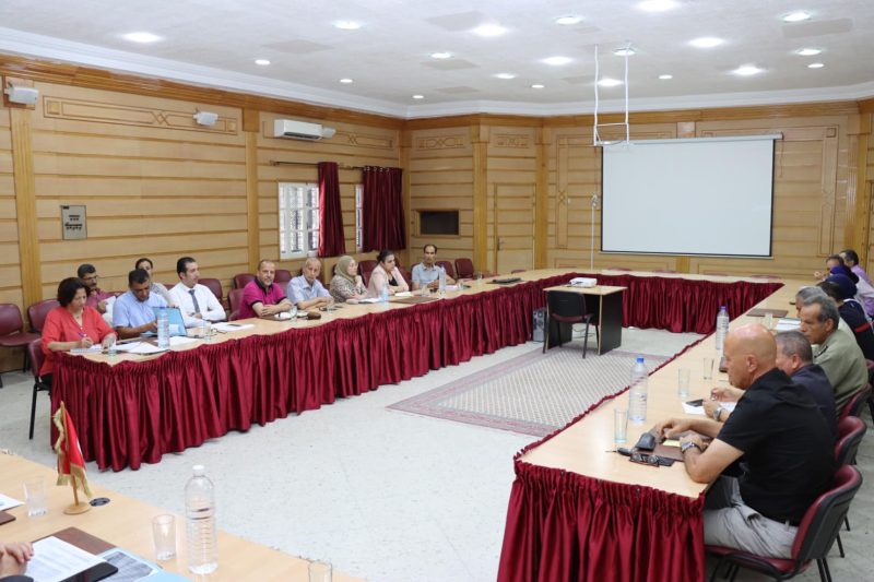 والي بن عروس يوصي بتوفير الحماية والامن للوافدات على مركز التخييم
