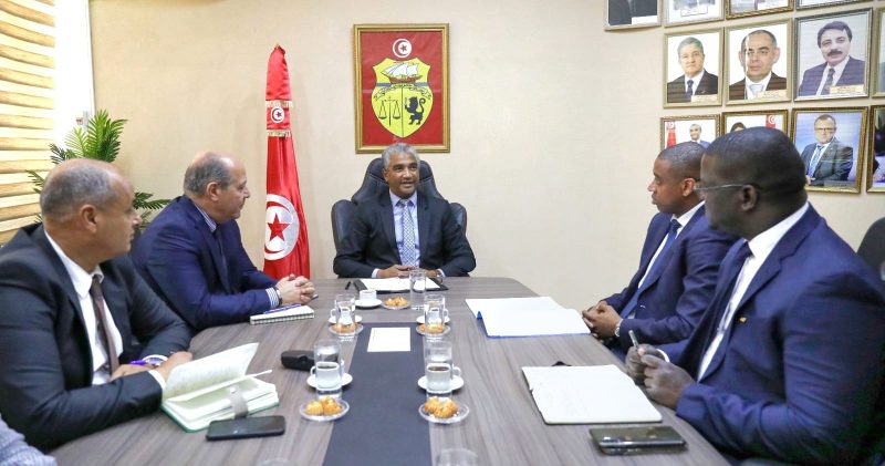 وزارة الشباب تنشر فحوى اللقاء مع وفدي الـفيفا والكاف
