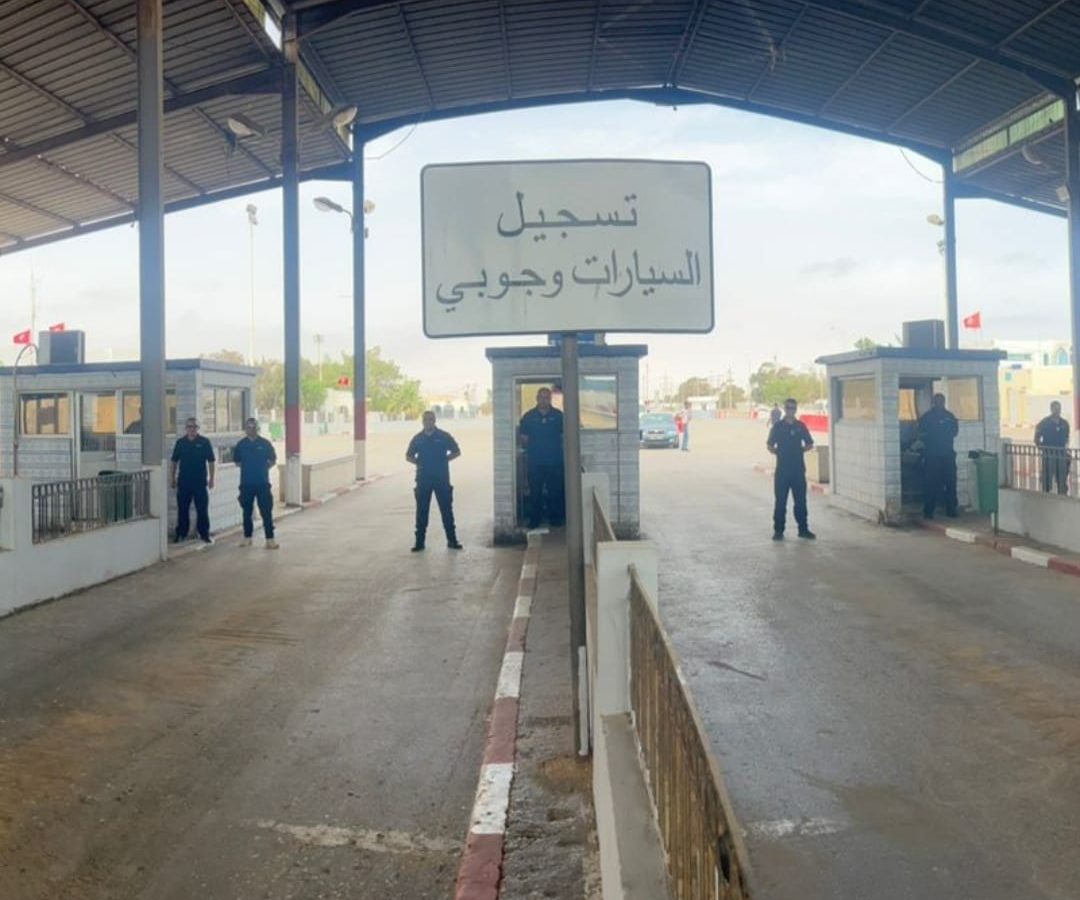 الديوانة تبدي جاهزيتها لإعادة فتح معبر رأس جدير (صور)
