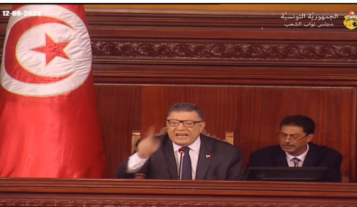 نائب لبودربالة: نطلب منك رفع الجلسة للحديث في موضوع يخصك