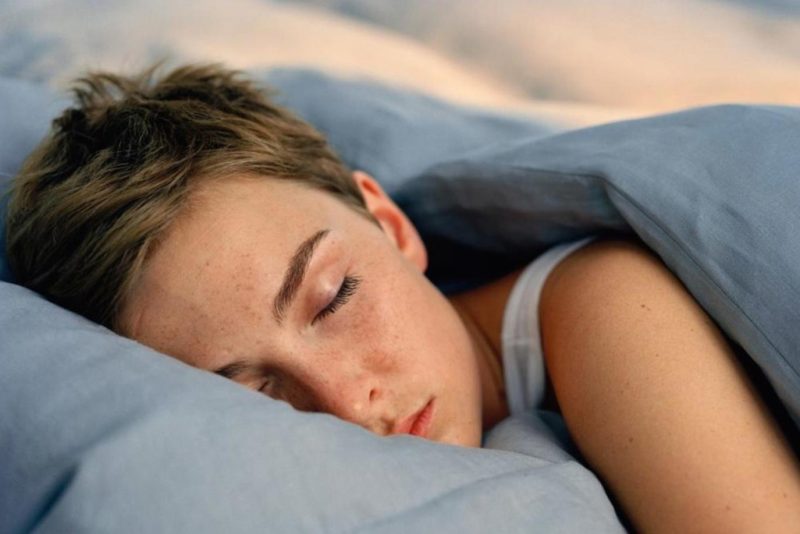 تقنيات العودة إلى النوم بسرعة بعد الاستيقاظ