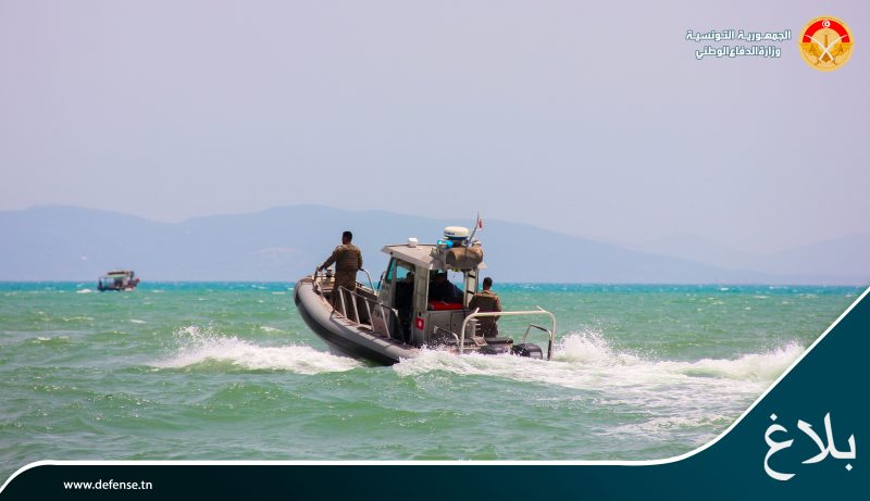 غار الملح جيش البحر يتدخل إثر اصطدام سفينة أجنبية بمركب صيد