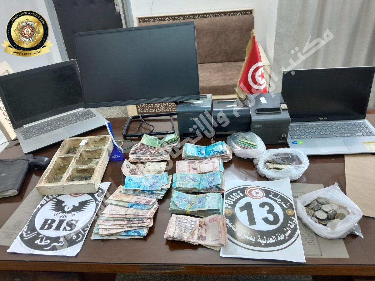 منزل تميم/ حملة أمنية على محلات تعاطي الرهان الرياضي