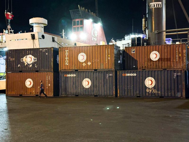 إرسال أوّل باخرة محمّلة بالمساعدات التونسيّة إلى غزة
