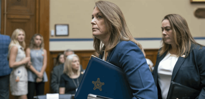 استقالة مديرة جهاز الخدمة السرية