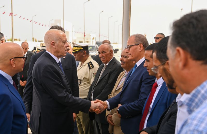 الرئيس...هناك مشاريع من الضروري تحقيقها هذه الأيام