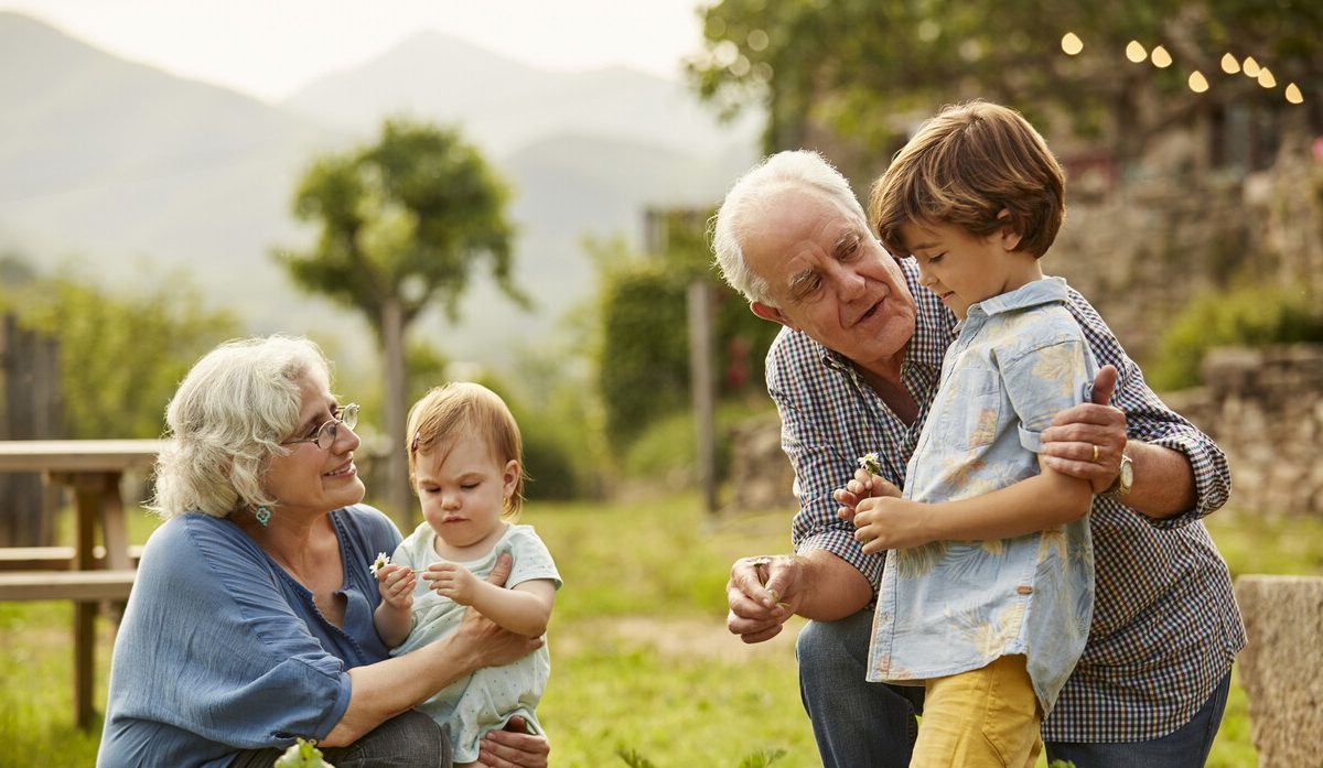 السويد / قانون لدفع رواتب للأجداد لرعاية أحفادهم