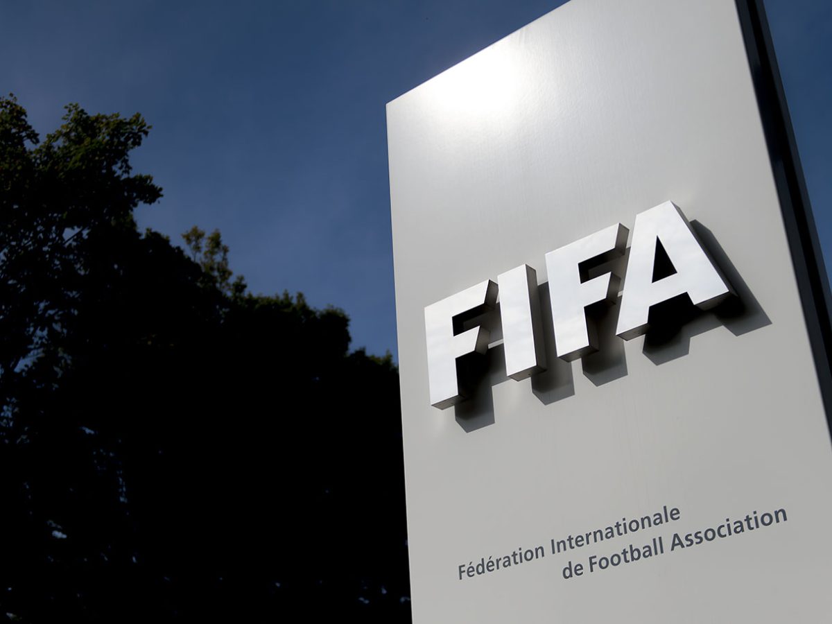 الفيفا: 27 حُكما يمنع 11 ناديا تونسيا من الانتدابات