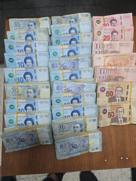 حجز بضائع ومبالغ مالية تفوق قيمتها 500 ألف دينار