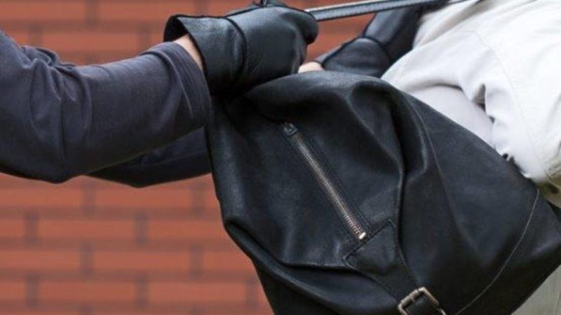 سوسة ...الاستيلاء على مبلغ مالي من مواطنة أمام فرع بنكي