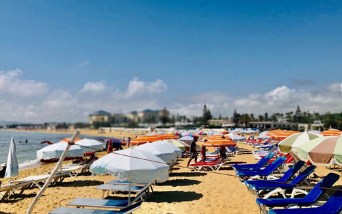 المرازقة/ يستغل الملك العمومي البحري بدون ترخيص