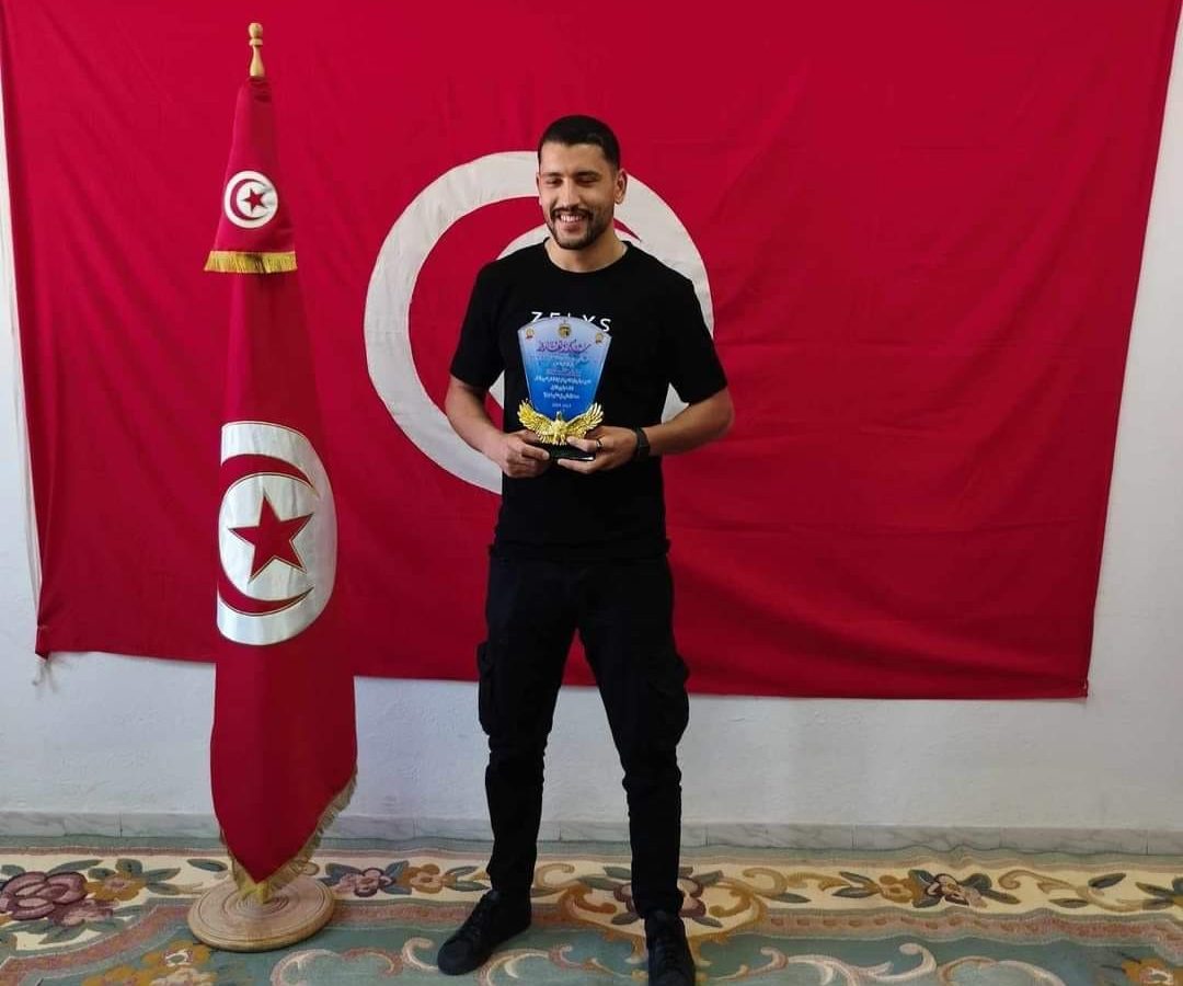 وفاة بطل العالم في الفنون القتالية سفيان القصداوي