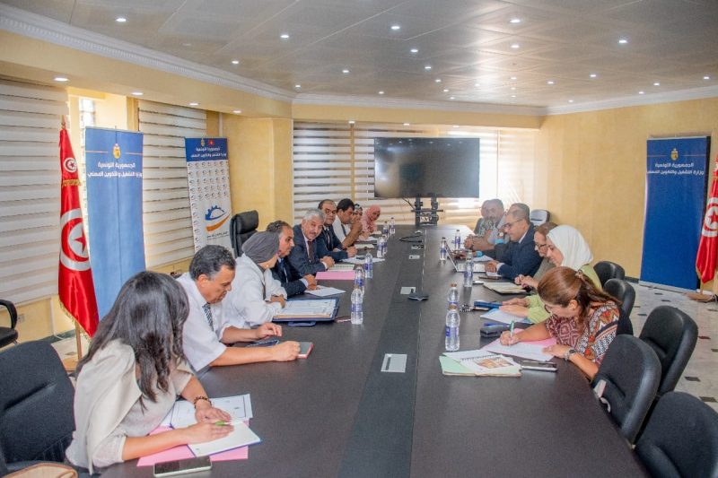 احداث شركات أهلية.. اتفاق بين وزارة التشغيل وبنوك