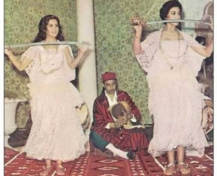 الراقصة الشعبية “عزيزة” في ذمة الله