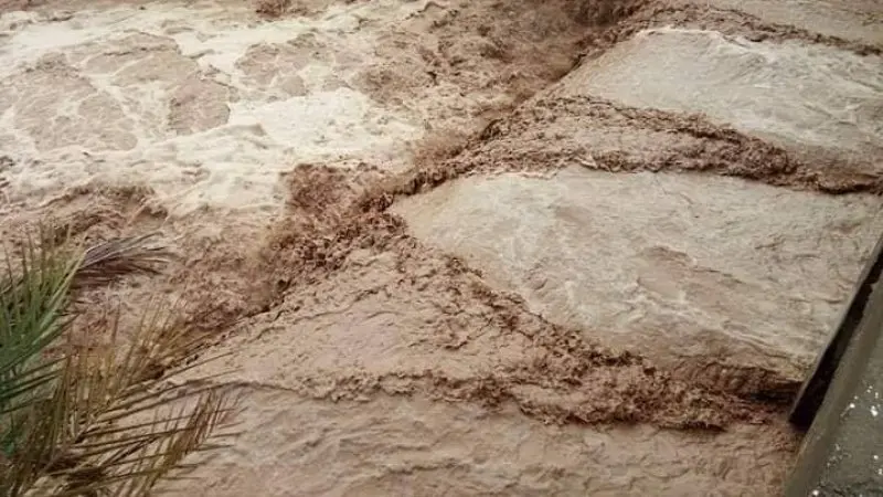 تحسّبا لتدفق المياه..غلق الطريق الرابطة بين قفصة والقصر