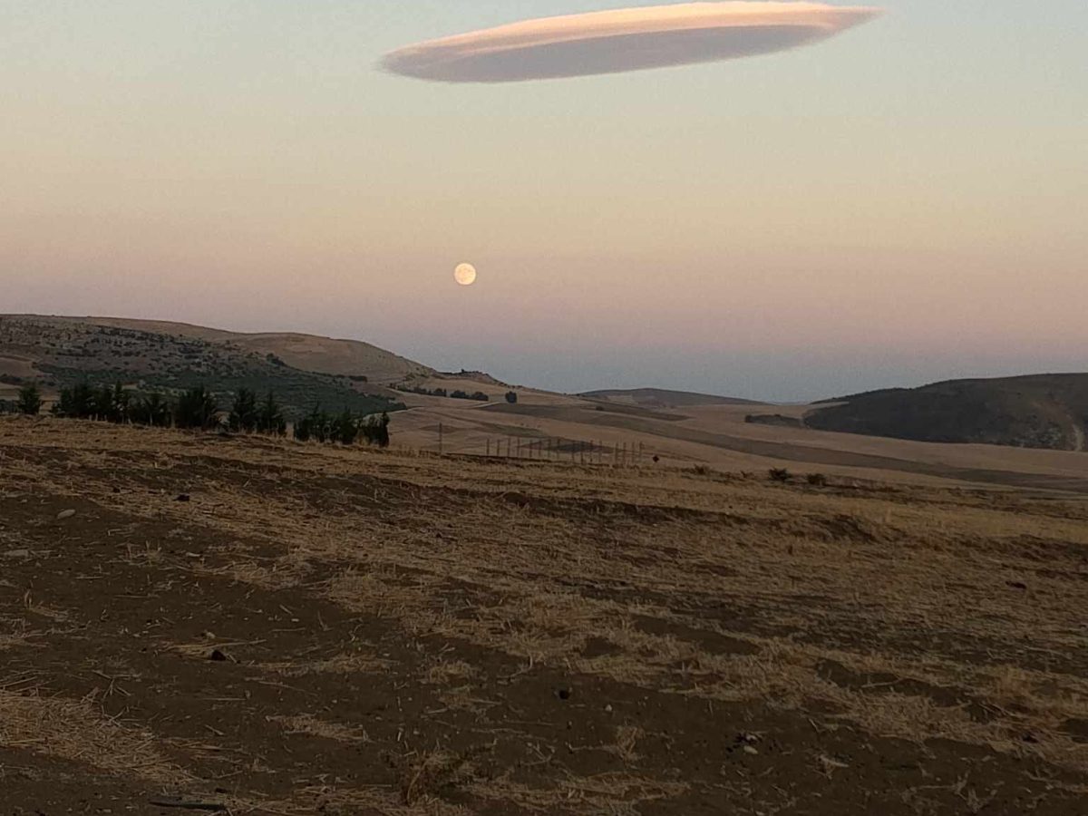 سحب عدسية بتونس.. ما هي ؟ وكيف تتشكل وهل تمثل خطورة؟ (صور)