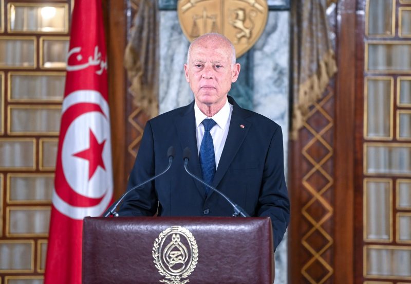 سعيد..منظومة وراء الستار نجحت في احتواء عدد من المسؤولين