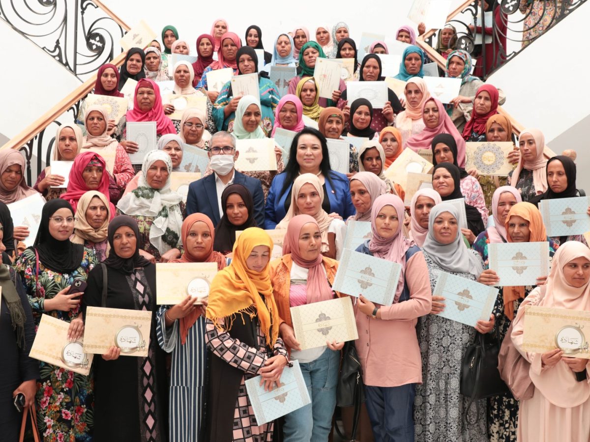سيدي بوزيد/ تسليم 85 مورد رزق لعاملات فلاحة
