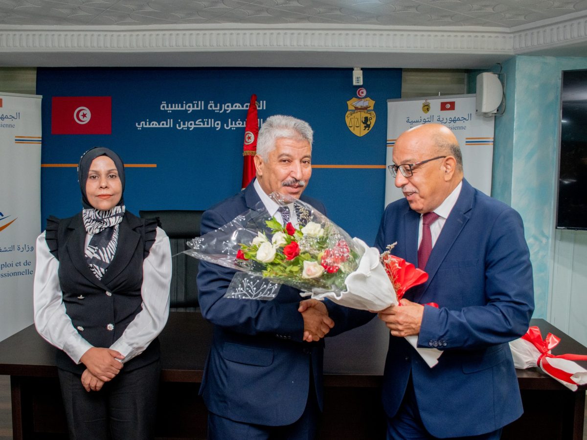 وزير التشغيل وكاتبة الدولة للشركات الاهلية يتسلّمان مهامهما