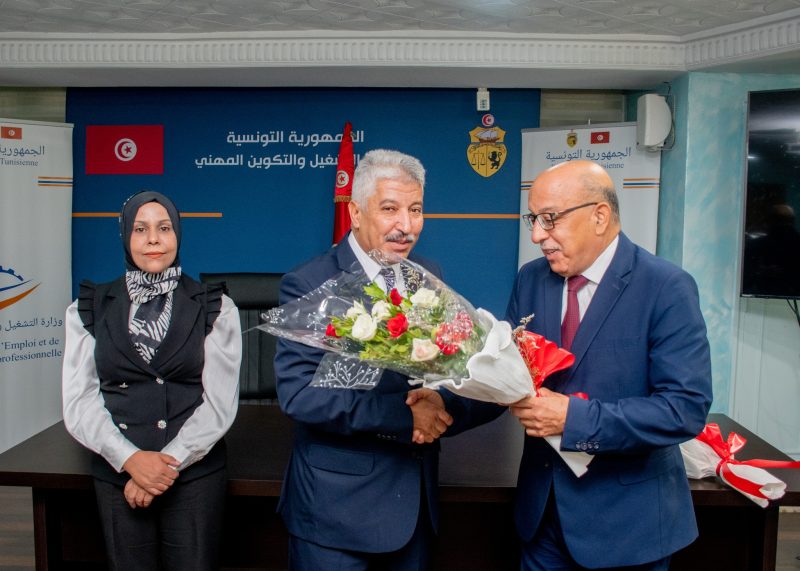 وزير التشغيل وكاتبة الدولة للشركات الاهلية يتسلّمان مهامهما