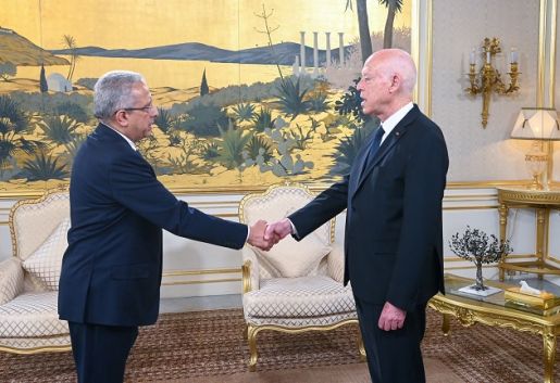 السيرة الذاتية لوزير الصحة مصطفى الفرجاني