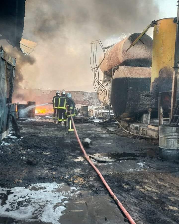 حريق بمصنع بقفصة (صور)