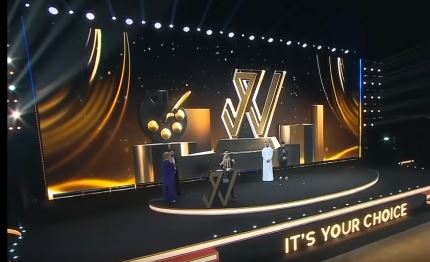 شاهد لحظة اعلان فوز تونسي بجائزة أفضل صانع محتوى عربي