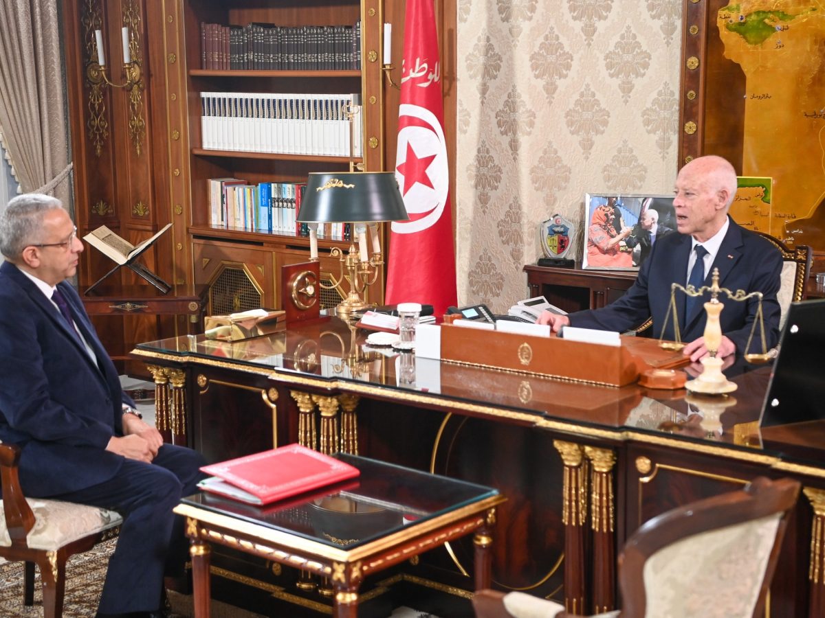 سعيّد يدعو لتكثيف توجيه الفرق الطبية الى الجهات سعيّد يدعو لتكثيف توجيه الفرق الطبية الى الجهات