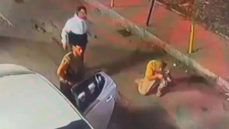 صدمة في ليبيا/ قتل إمرأة حامل في الشارع (فيديو)