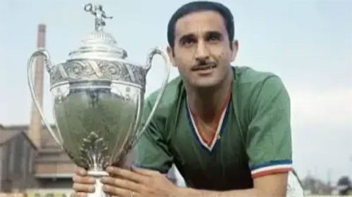 أسطورة الكرة الجزائرية رشيد مخلوفي في ذمة الله