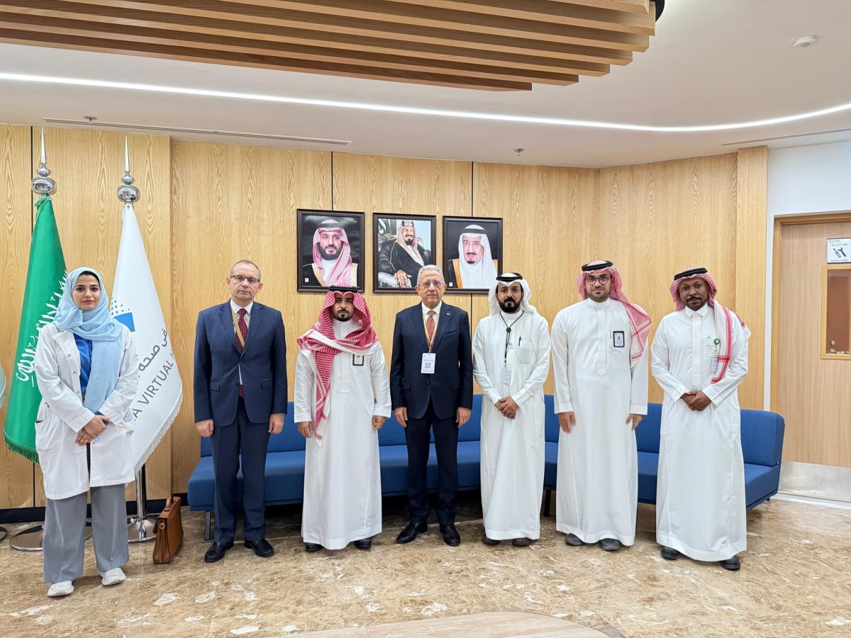 مستشفى الملك سلمان في لقاء وزير الصحة بنظيره السعودي