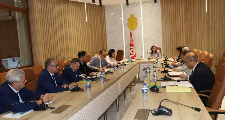 القرض الرقاعي.. وزيرة المالية تحث هذه المؤسسات على الانخراط في القسط الاخير