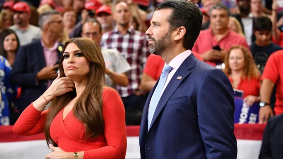 ترامب يعين خطيبة ابنه السابقة سفيرة