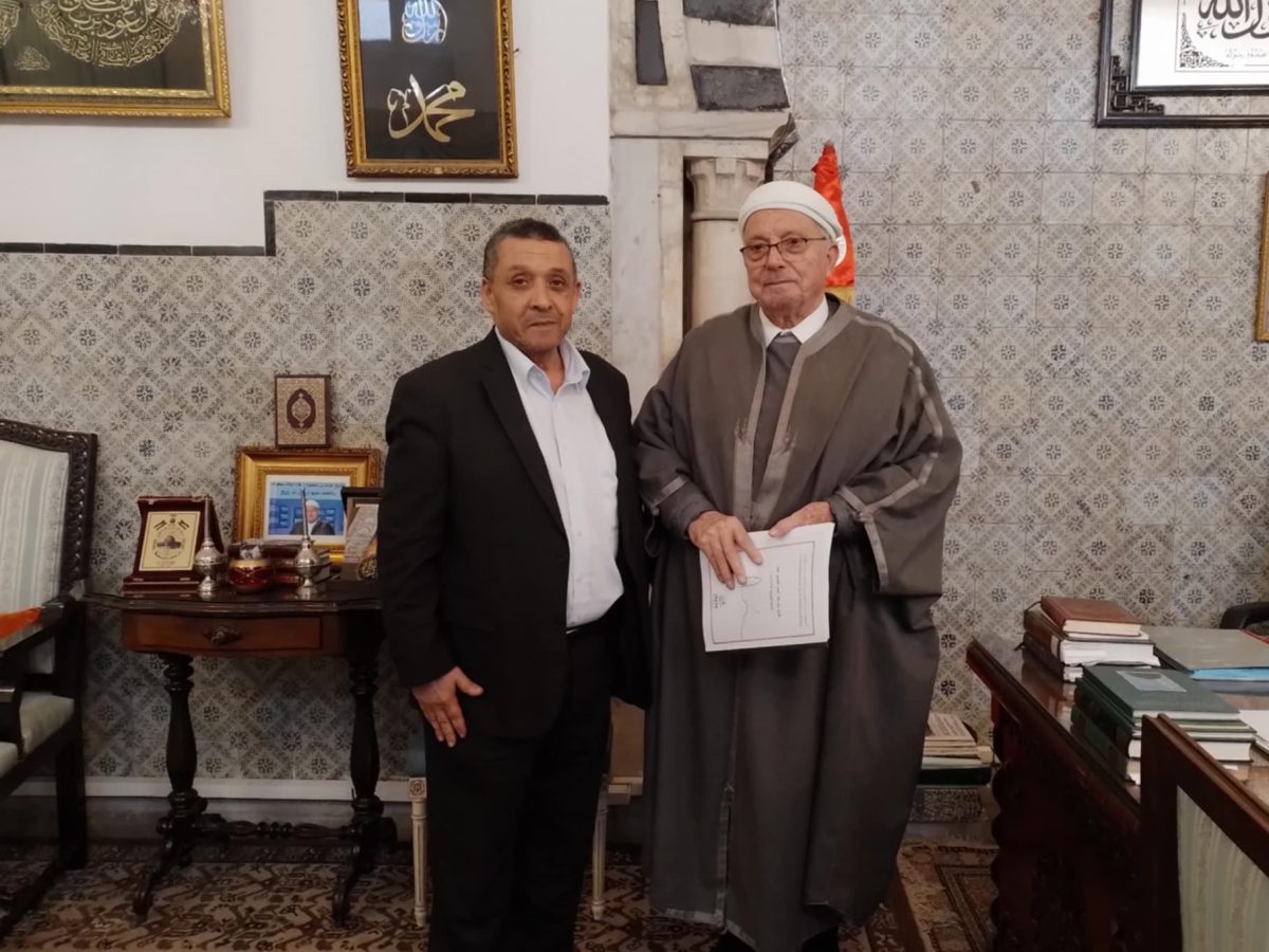 المفتي يتلقى تقريرا لرصد هلال شهر رجب