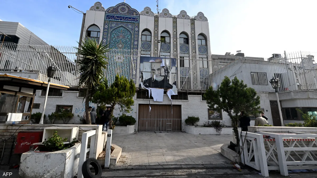 شرط إيران لإعادة فتح سفارتها في دمشق