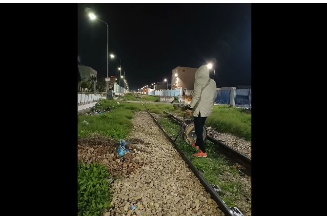 صفاقس/ آلة موسيقية للاحتجاج.. ما القصة؟ (فيديو)