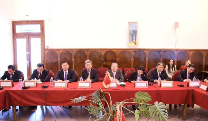 وفد صيني في مجلس النواب