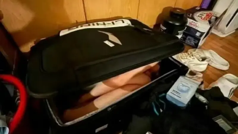 إيقاف لاعب هرّب صديقته داخل حقيبة سفر!